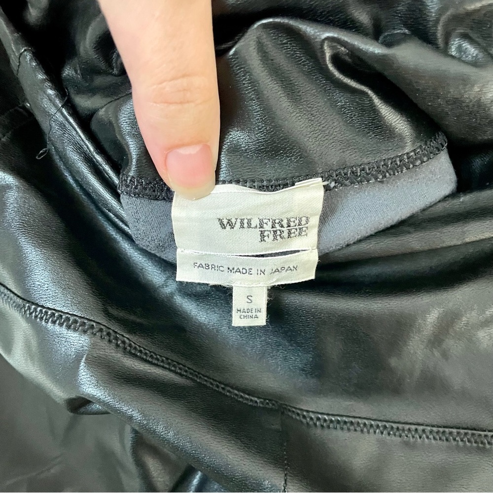 Aritzia Wilfred Free Daria Pant Vegan Leather Leggings - Picture 8 of 8